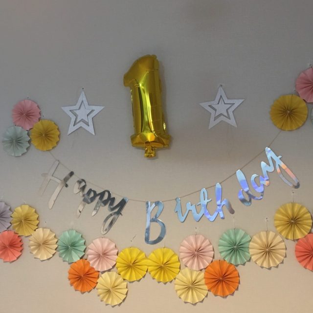 誕生日の飾り付け 100均とネットで購入して1歳をお祝い ゆたんぽぽ通信